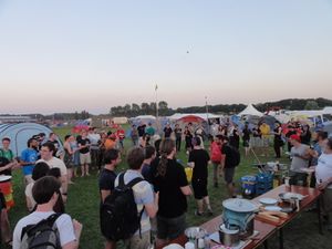 Fhb party ohm2013 wide angle e1600.jpg